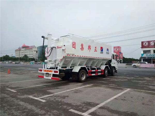 東風(fēng)天錦小三軸30方（15噸）散裝飼料車